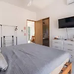 Carlota Guest House
